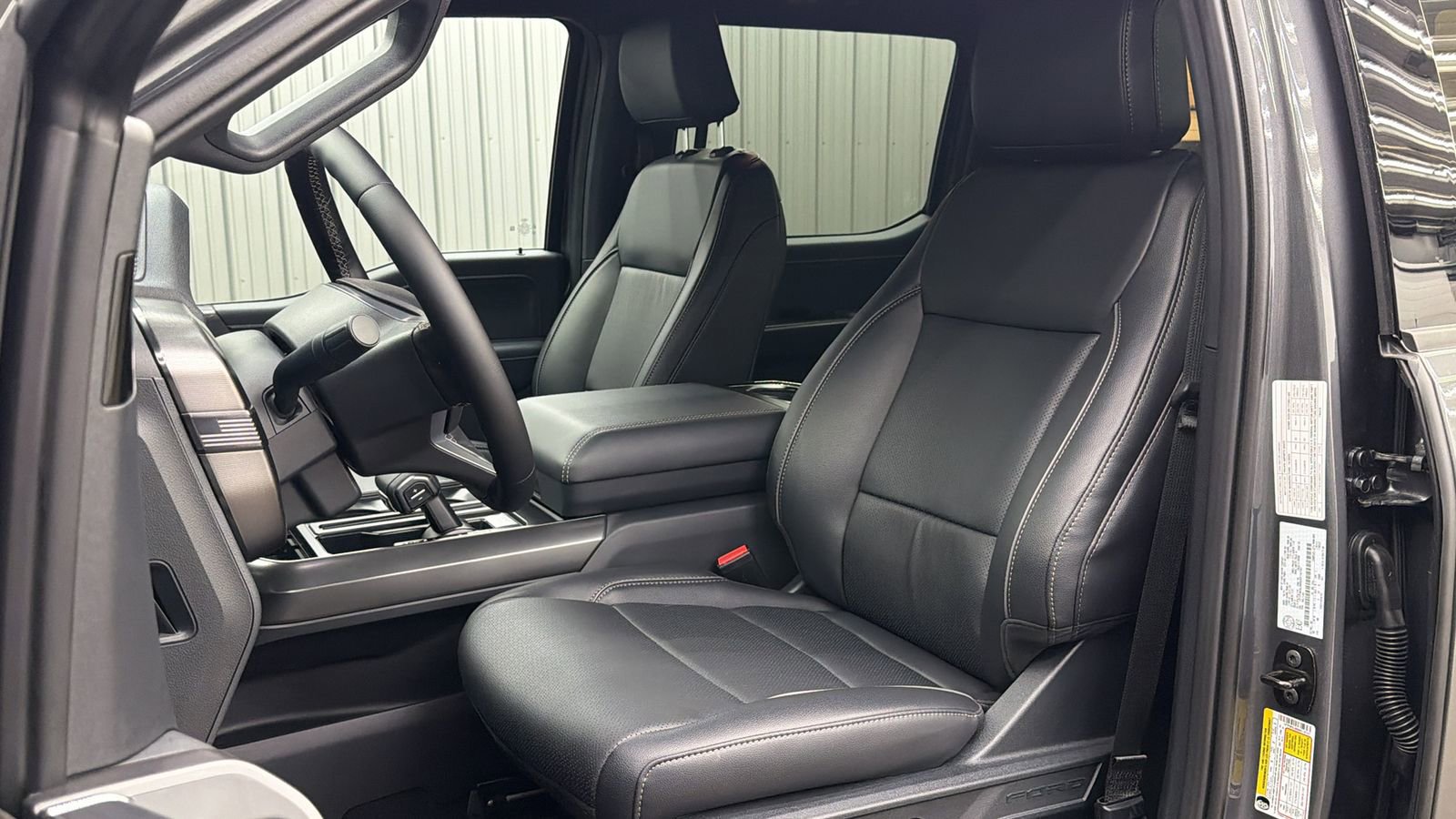 Used 2025 Ford F150 Lariat AWD/4WD image 32