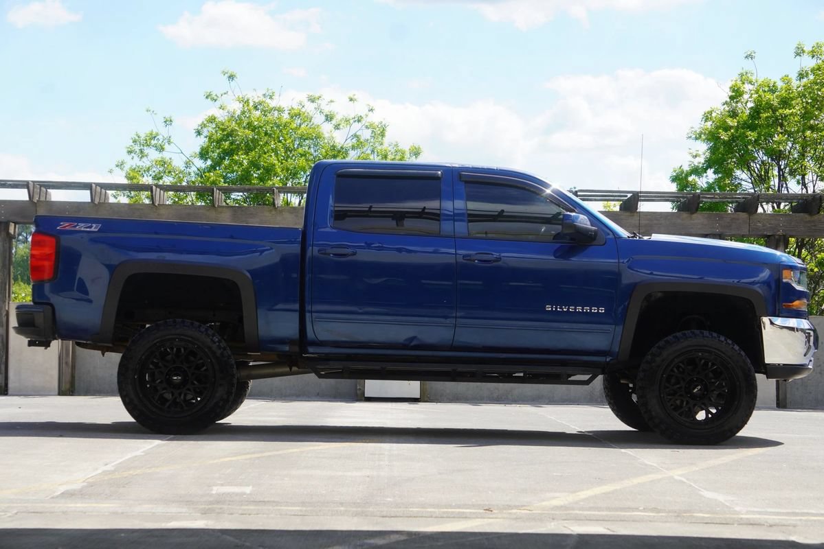 Used 2017 Chevrolet Silverado 1500 LT w/ All Star Edition AWD/4WD image 15