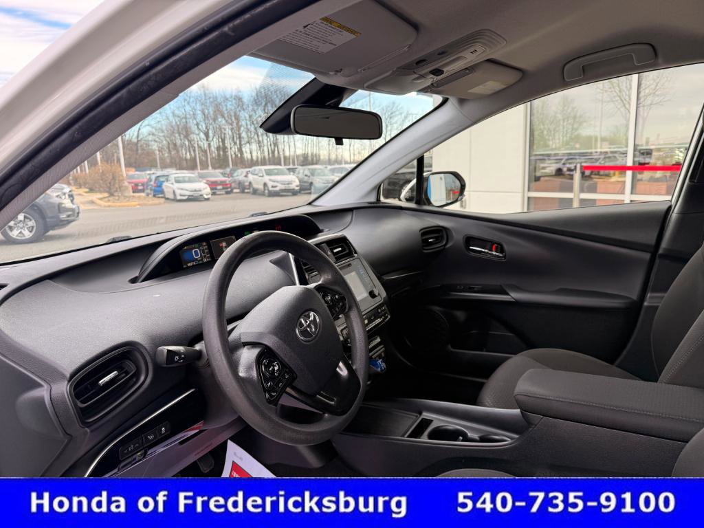 Used 2019 Toyota Prius LE w/ Carpet Mat Package image 27