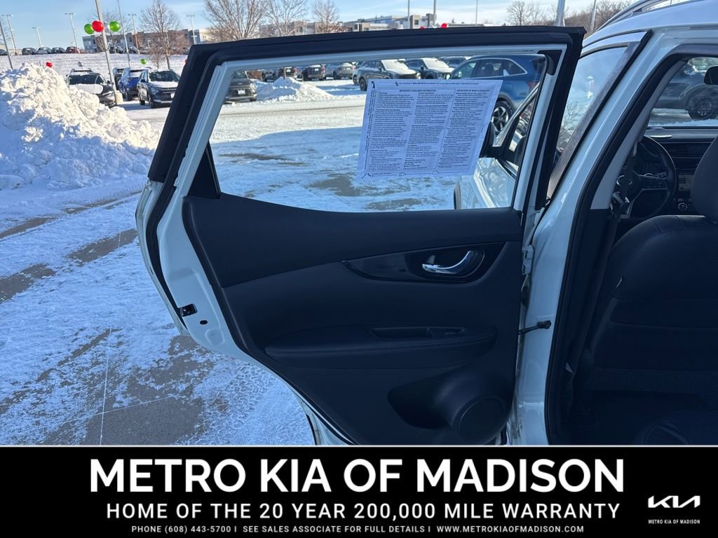 Used 2017 Nissan Rogue Sport SL w/ SL Premium Package image 24