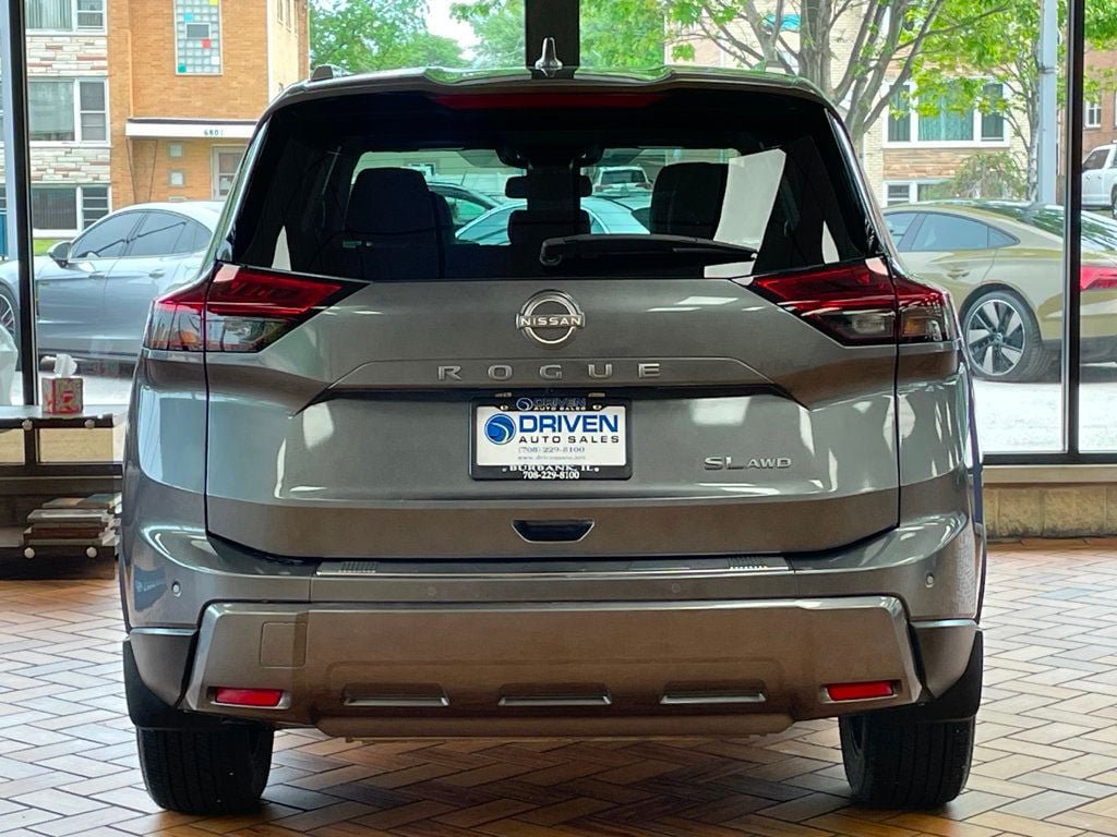 Used 2024 Nissan Rogue SL w/ SL Premium Package AWD/4WD image 9