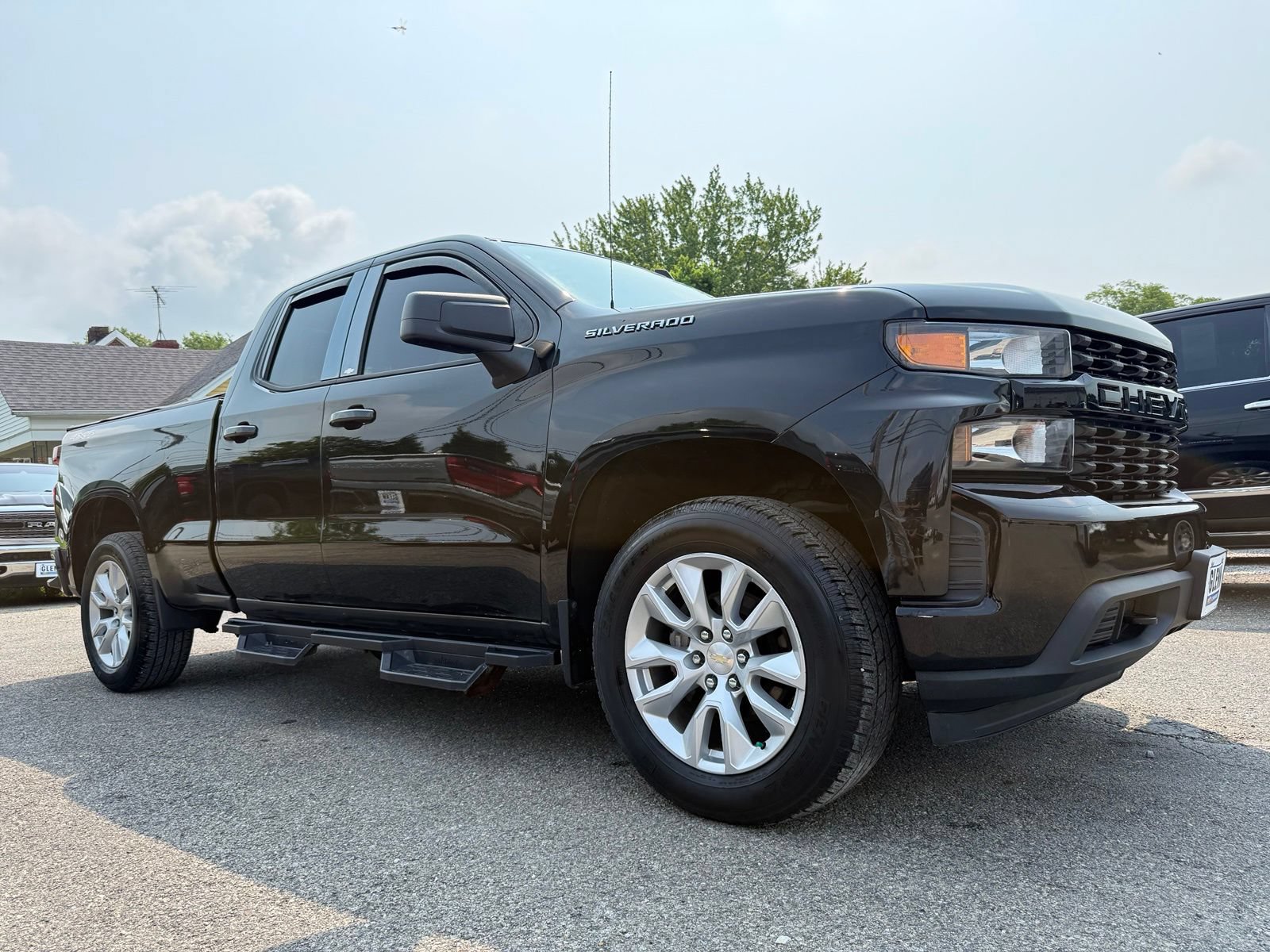 Used 2020 Chevrolet Silverado 1500 Custom w/ Custom Value Package AWD/4WD image 9
