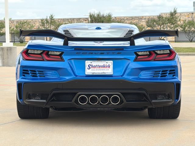 Used 2025 Chevrolet Corvette Z06 RWD image 9