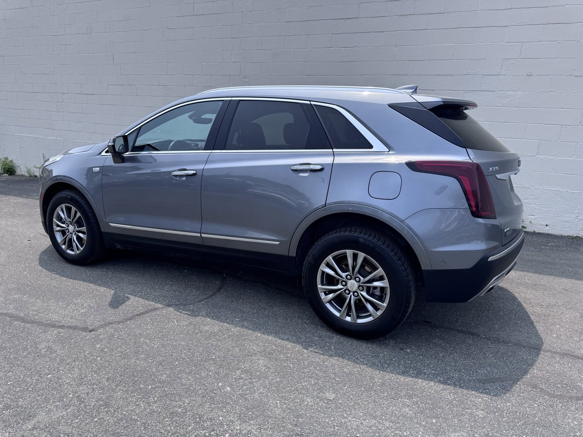 Used 2021 Cadillac XT5 Premium Luxury image 3