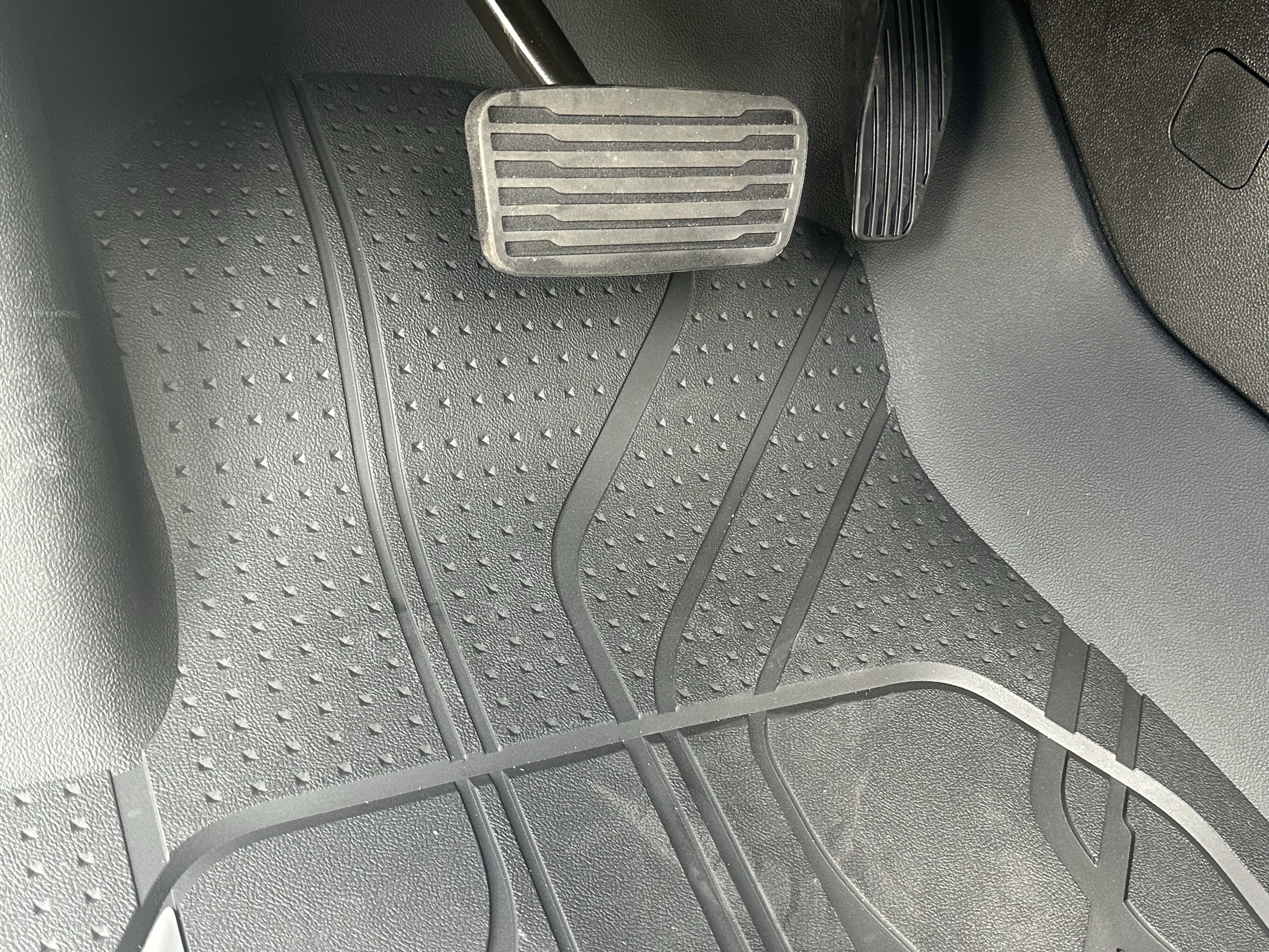 New 2026 Chevrolet Suburban LT w/ Comfort Package image 19