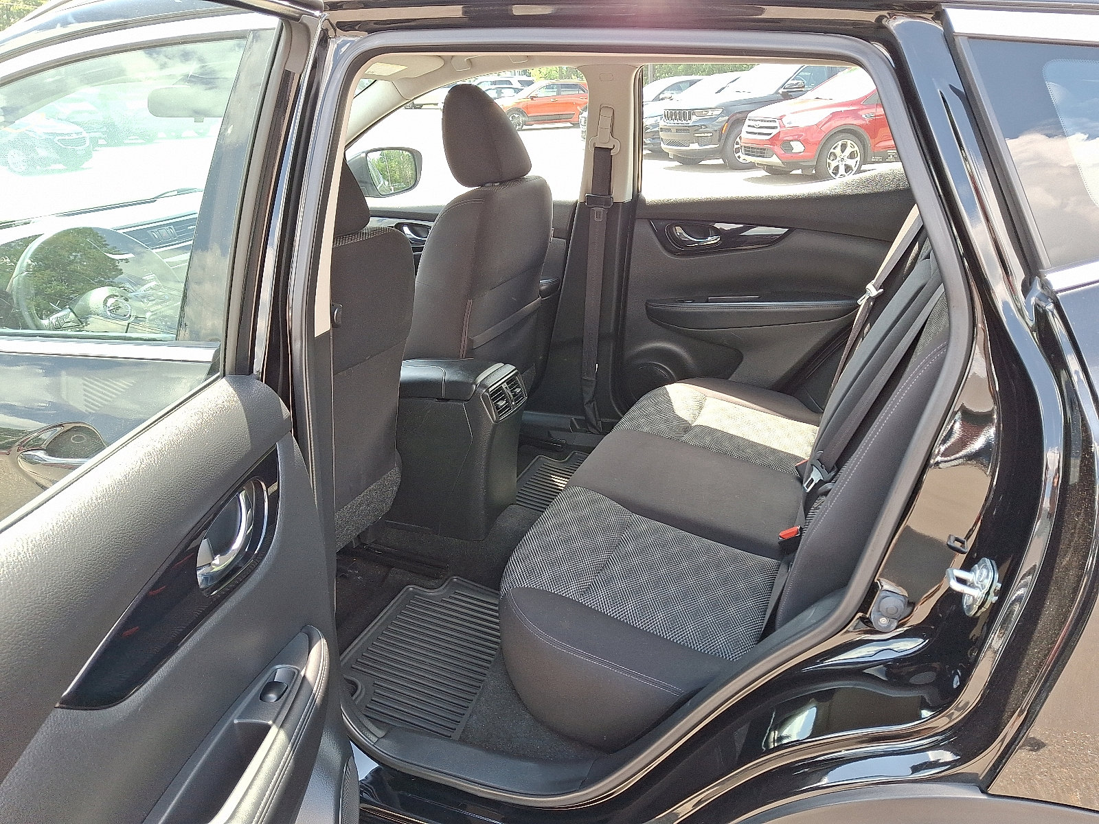 Used 2019 Nissan Rogue Sport SV w/ Technology Package image 10