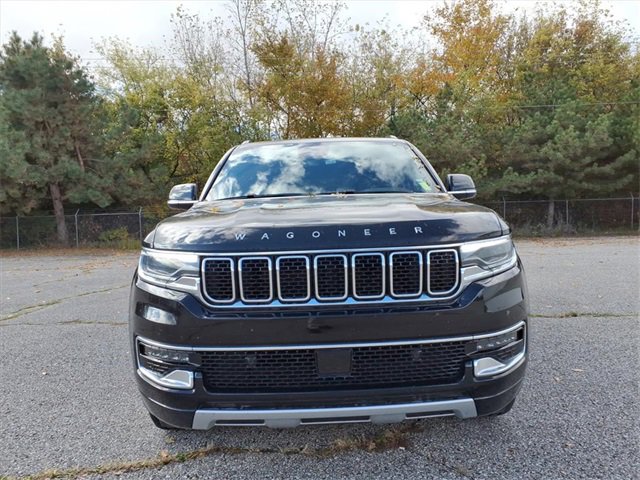 Used 2023 Jeep Wagoneer L Series II image 2