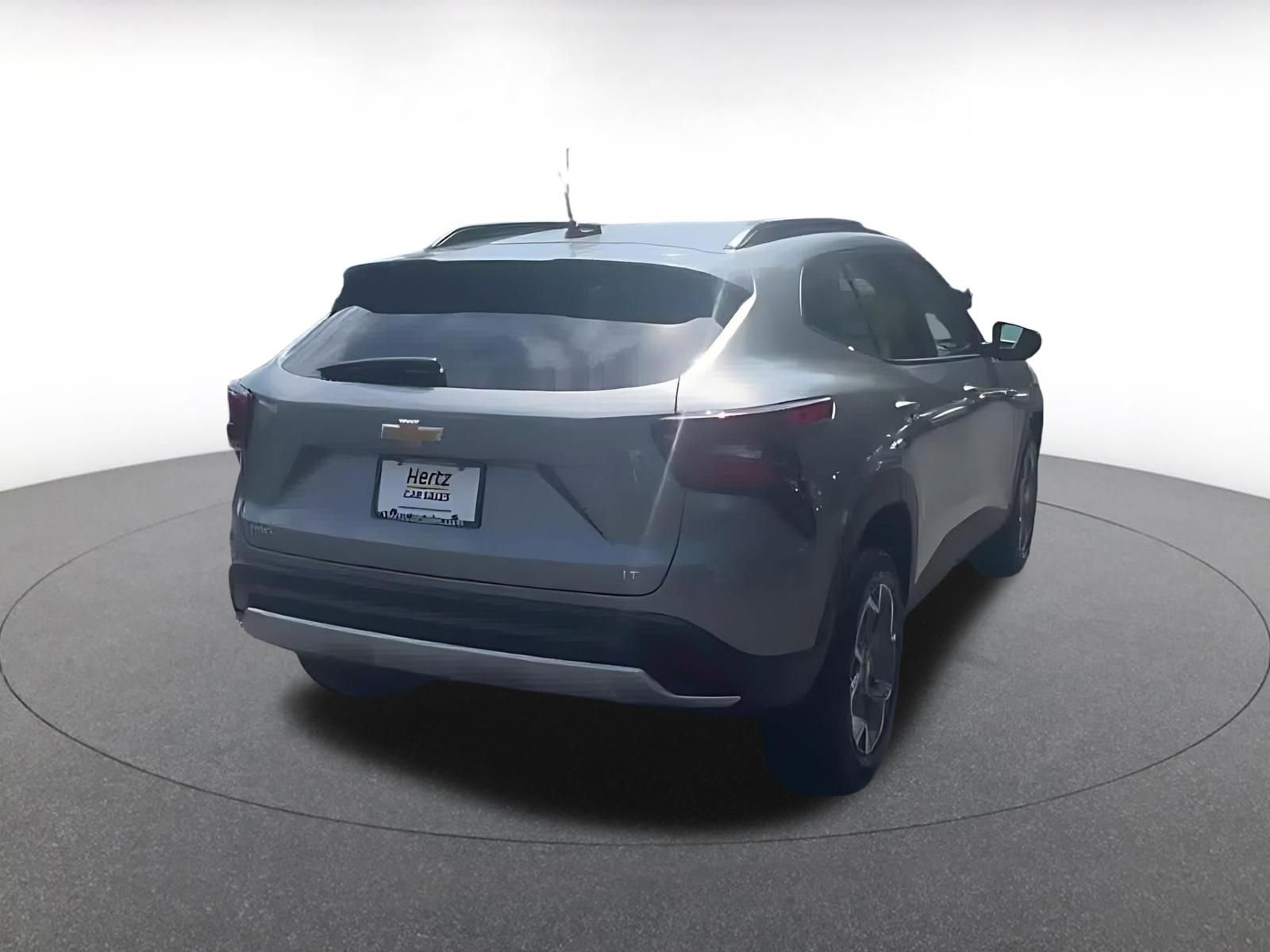 Used 2025 Chevrolet Trax LT w/ LT Convenience Package FWD image 14