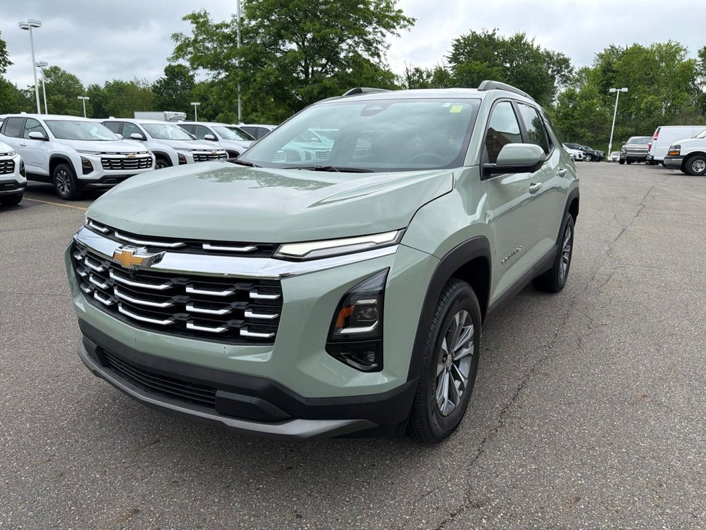 Used 2025 Chevrolet Equinox LT w/ Convenience Package II AWD/4WD image 5