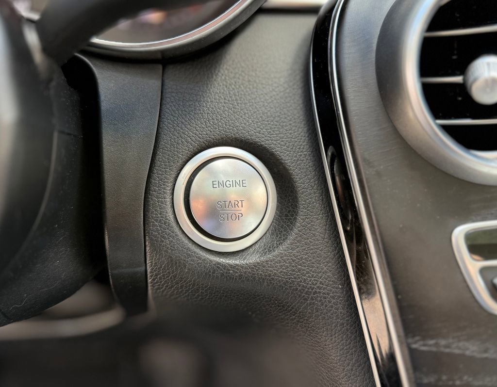 Used 2017 Mercedes-Benz GLC 300 4MATIC image 19