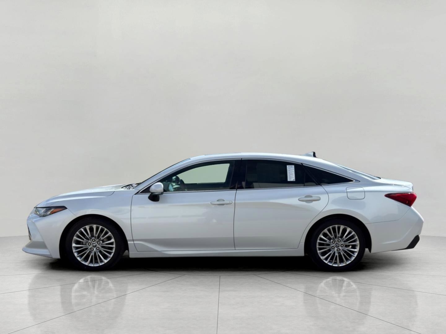 Used 2019 Toyota Avalon Limited w/ Advanced Safety Package FWD image 5