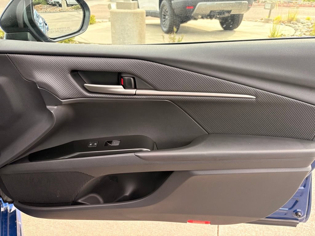 Used 2026 Toyota Camry SE FWD image 31