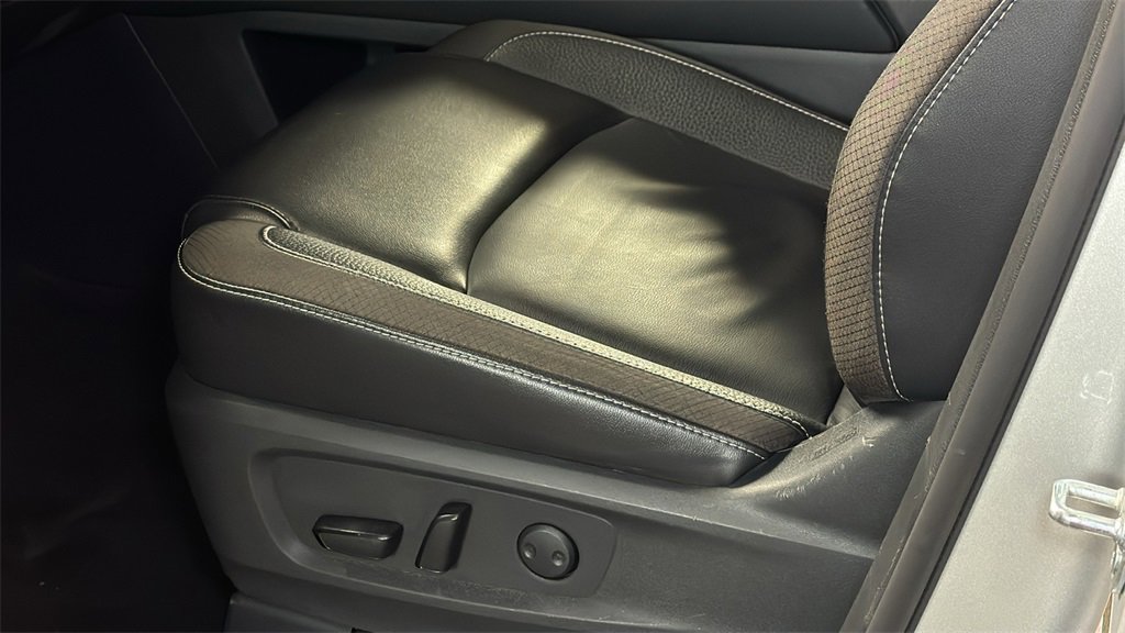 Used 2024 Nissan Pathfinder SL image 26