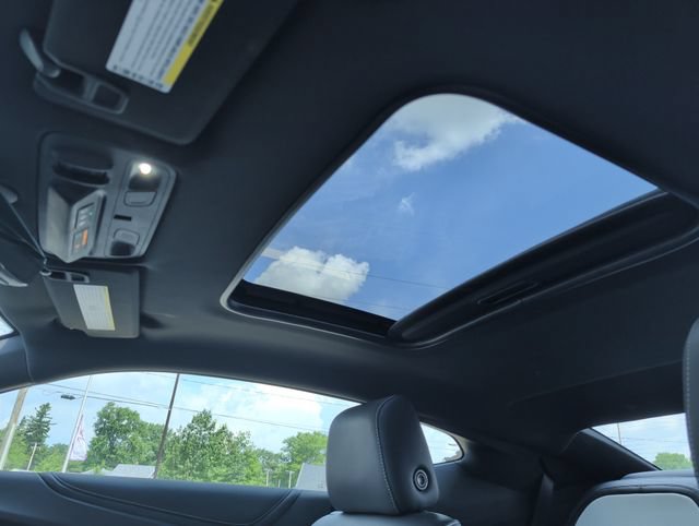 Used 2019 Chevrolet Camaro SS RWD image 4