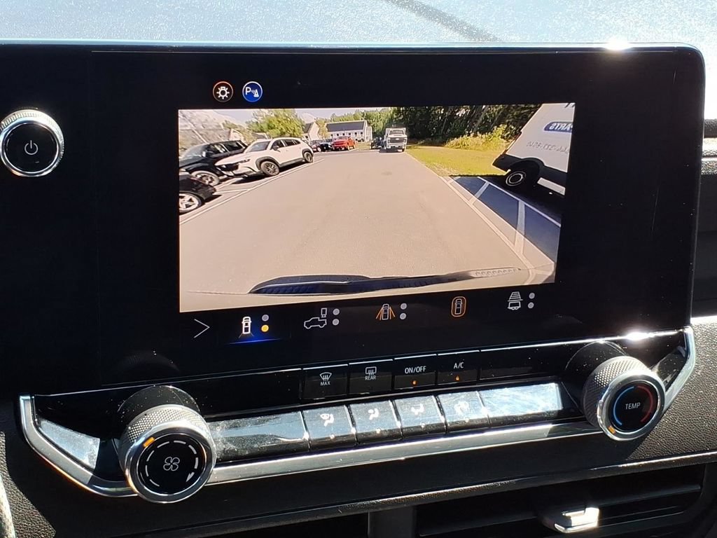 Used 2024 Chevrolet Colorado Trail Boss w/ Technology Package AWD/4WD image 23