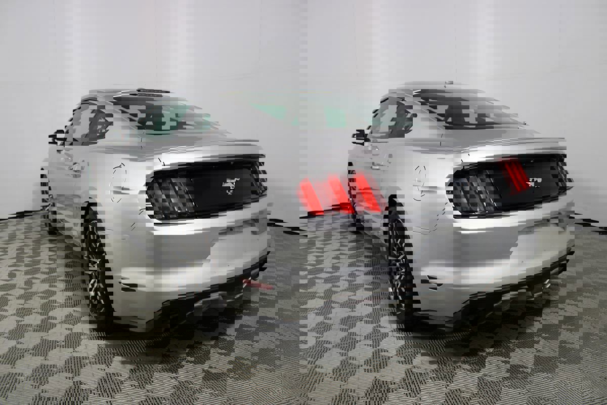 Used 2017 Ford Mustang Premium image 31