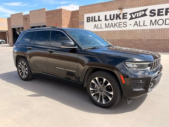 Used 2023 Jeep Grand Cherokee Overland w/ Luxury Tech Group IV AWD/4WD image 4