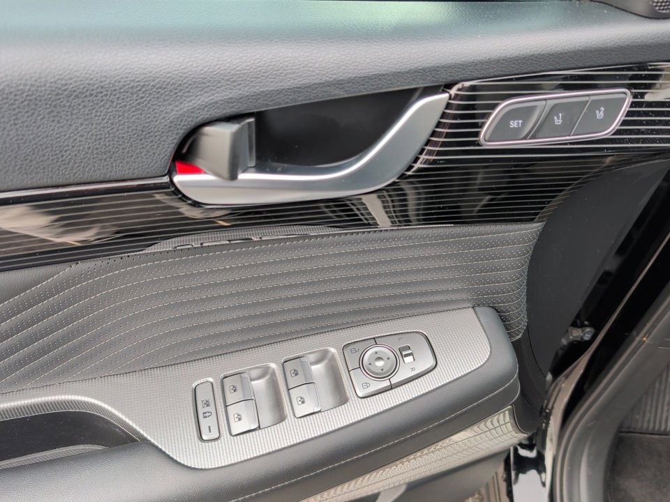 Used 2023 Hyundai Palisade Calligraphy w/ Cargo Package image 9