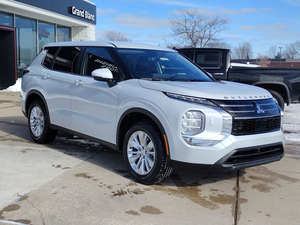 New 2026 Mitsubishi Outlander ES image 12