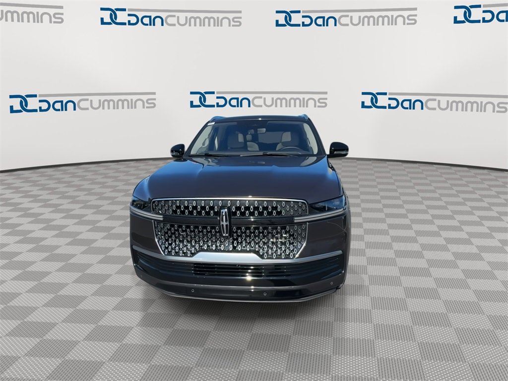 New 2025 Lincoln Navigator L Reserve image 3