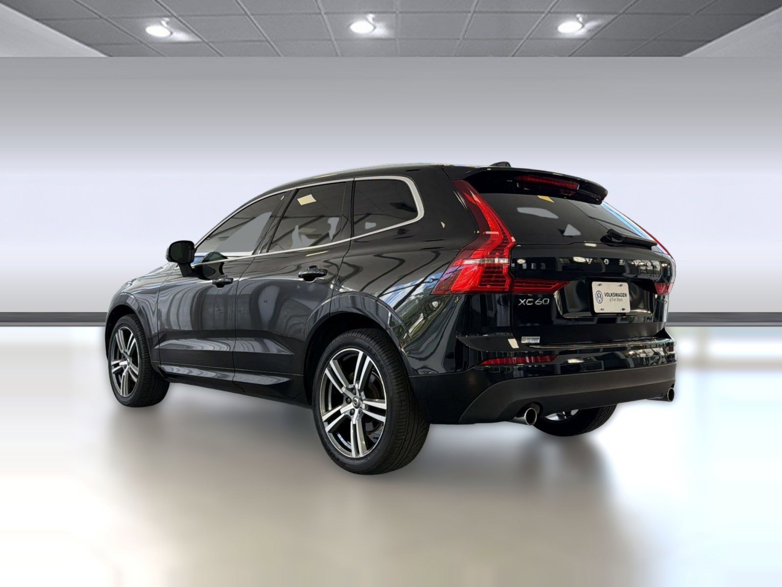 Used 2020 Volvo XC60 T5 Momentum w/ Protection Package Premier FWD image 3