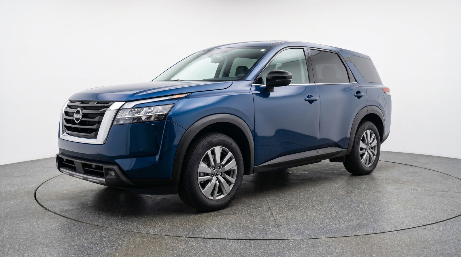 Used 2025 Nissan Pathfinder SV AWD/4WD image 3