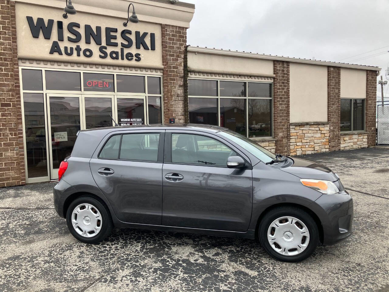 Used 2009 Scion xD image 2