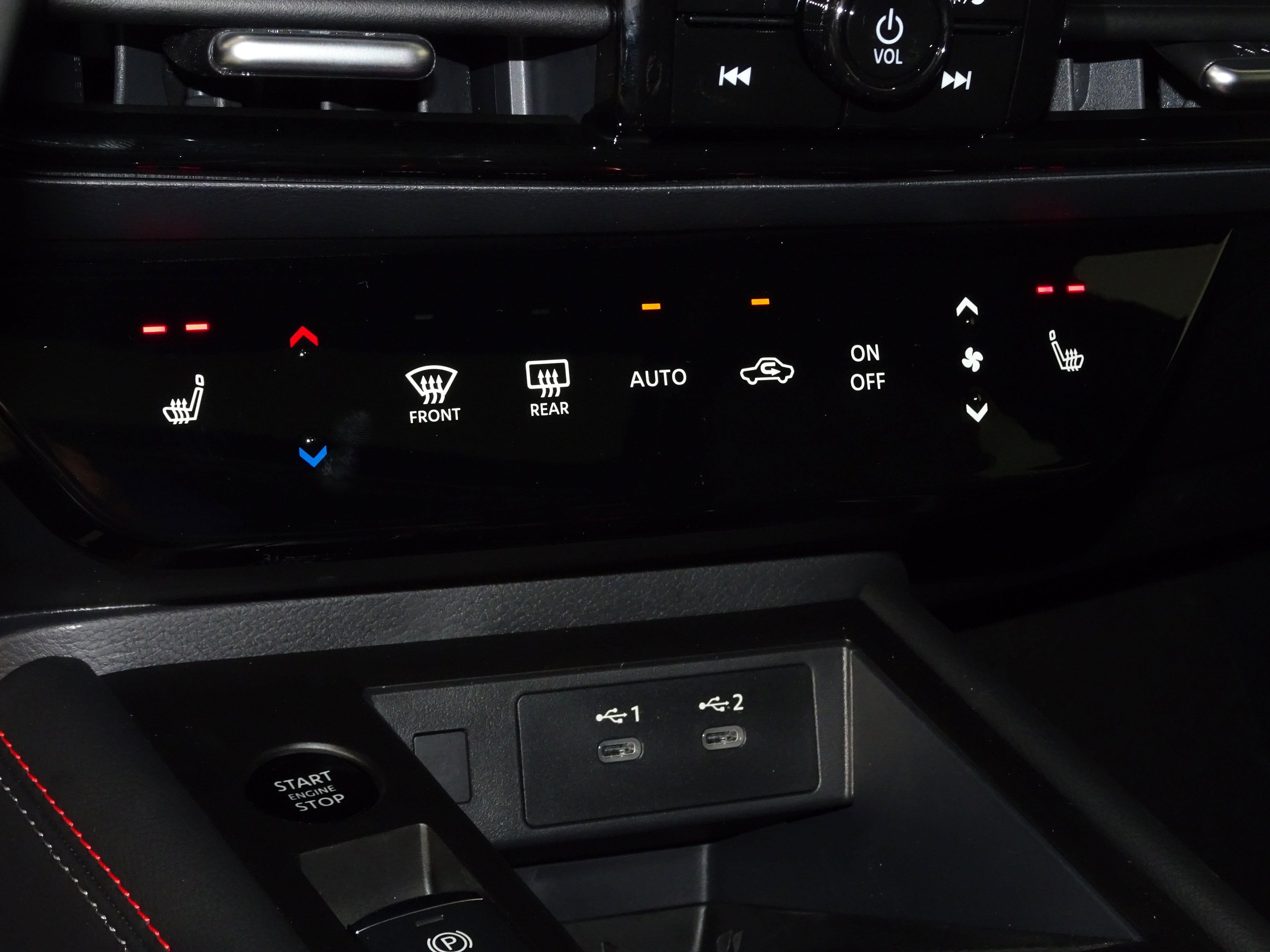 New 2025 Nissan Kicks SR w/ SR Premium Package image 30