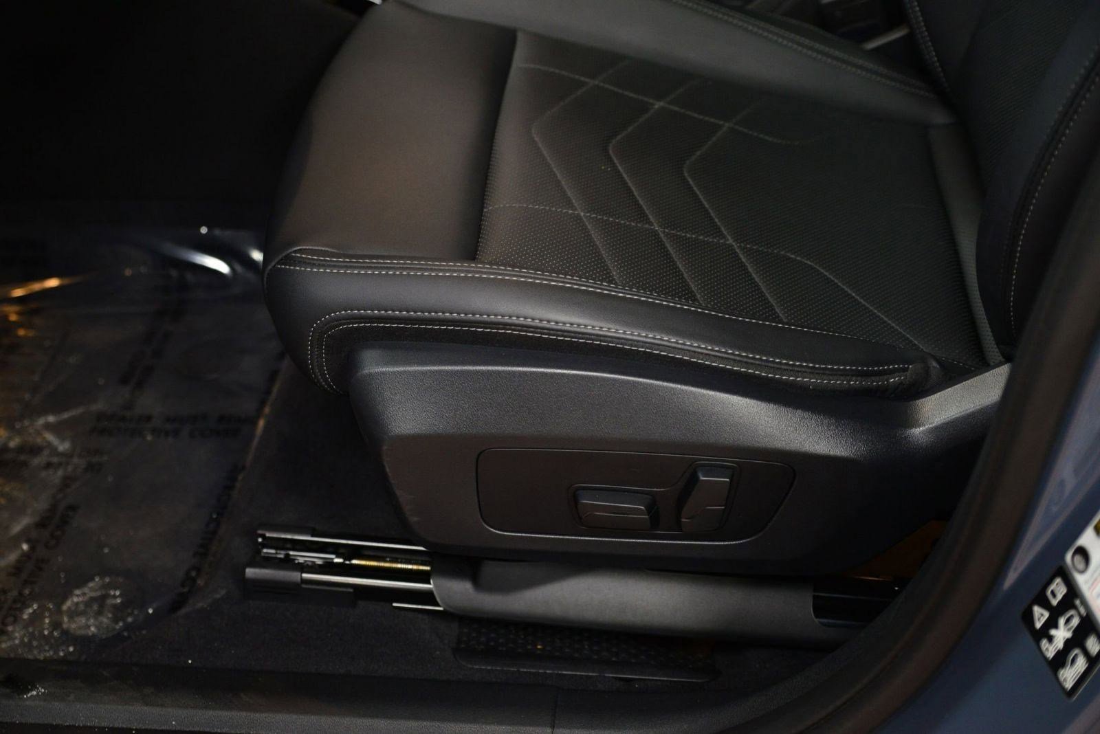 Certified 2025 BMW X2 xDrive28i image 25