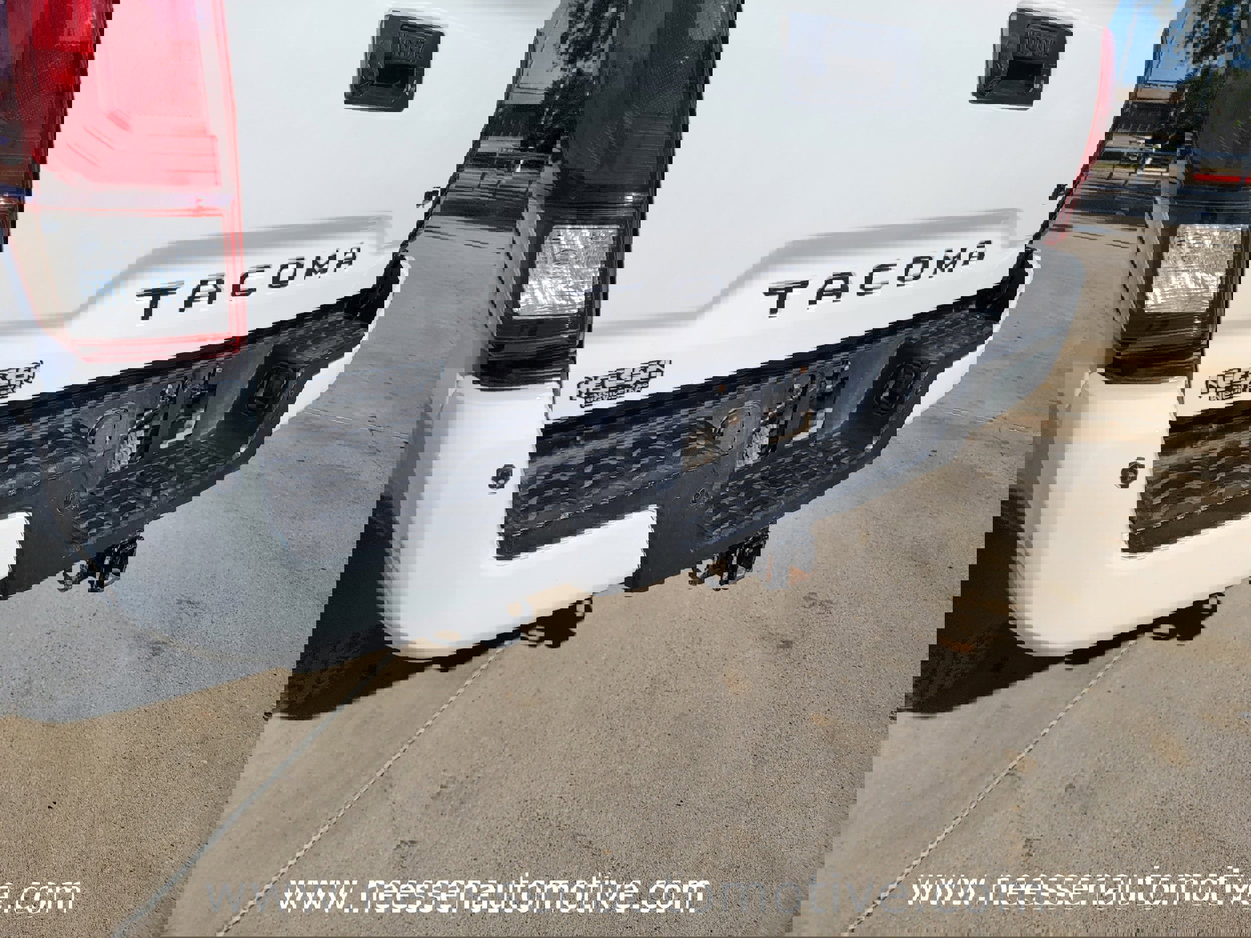 Used 2018 Toyota Tacoma TRD Off-Road w/ Technology Package image 89