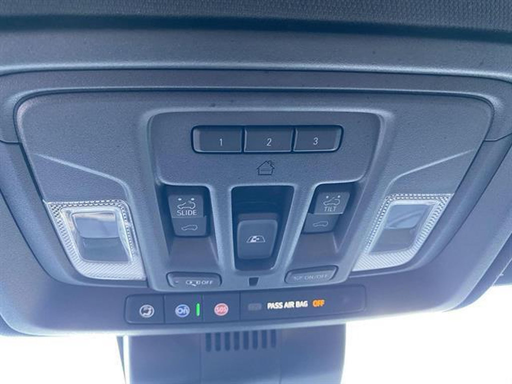 Used 2025 Chevrolet Silverado 1500 High Country AWD/4WD image 45