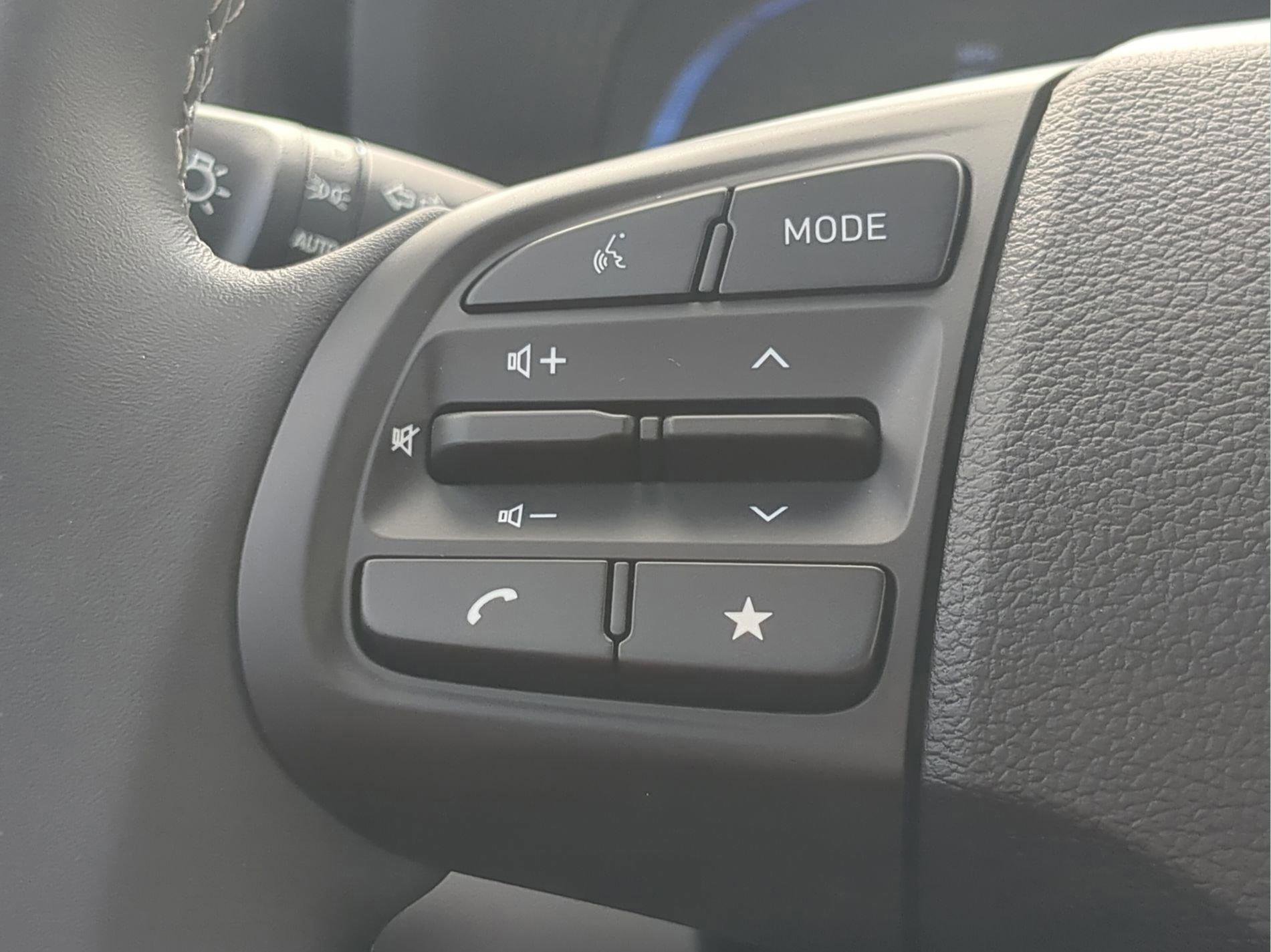 New 2026 Hyundai Venue SEL FWD image 25