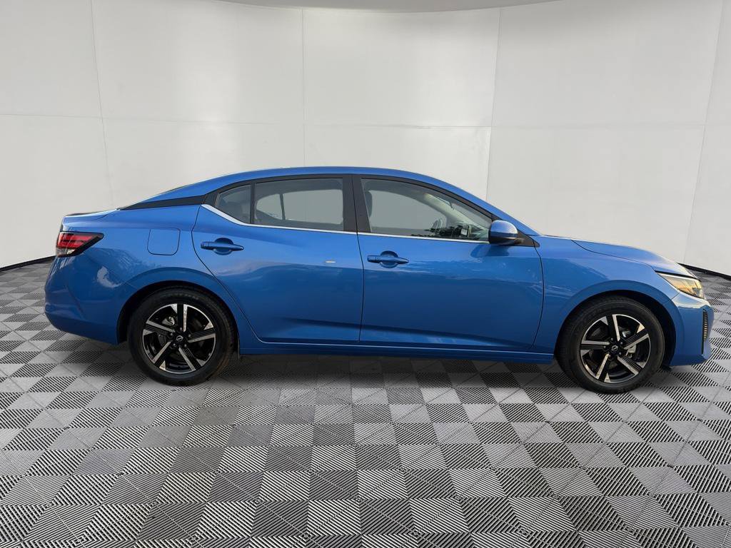 Used 2025 Nissan Sentra SV FWD image 10