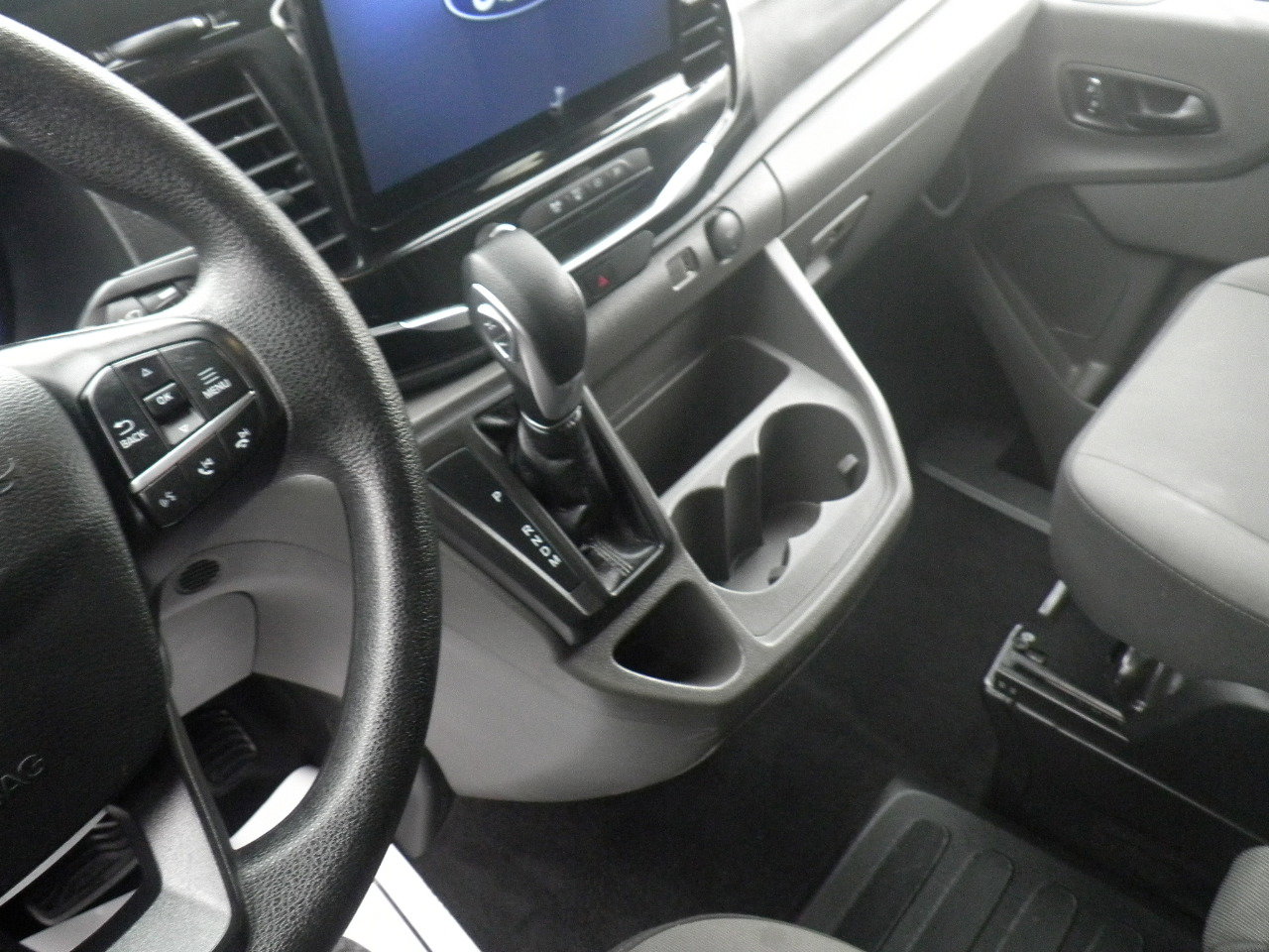 Used 2023 Ford Transit 350 XLT image 19