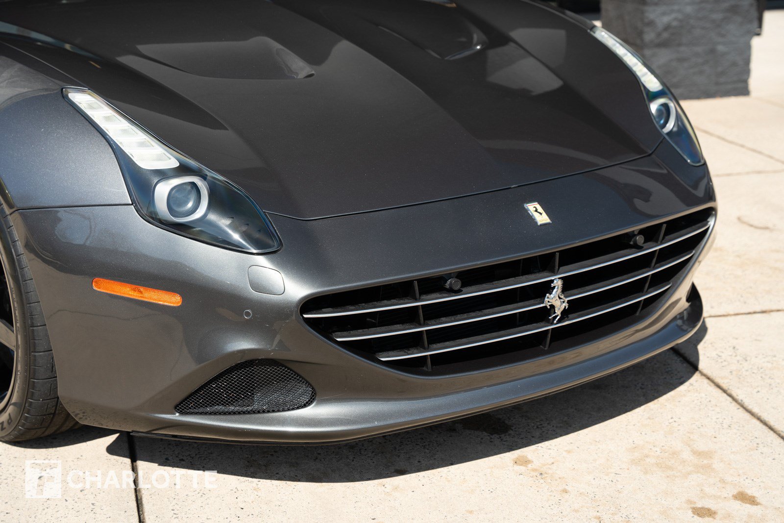 Used 2016 Ferrari California T RWD image 3