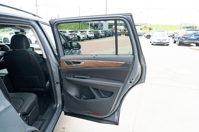New 2026 Volkswagen Atlas SE FWD image 15