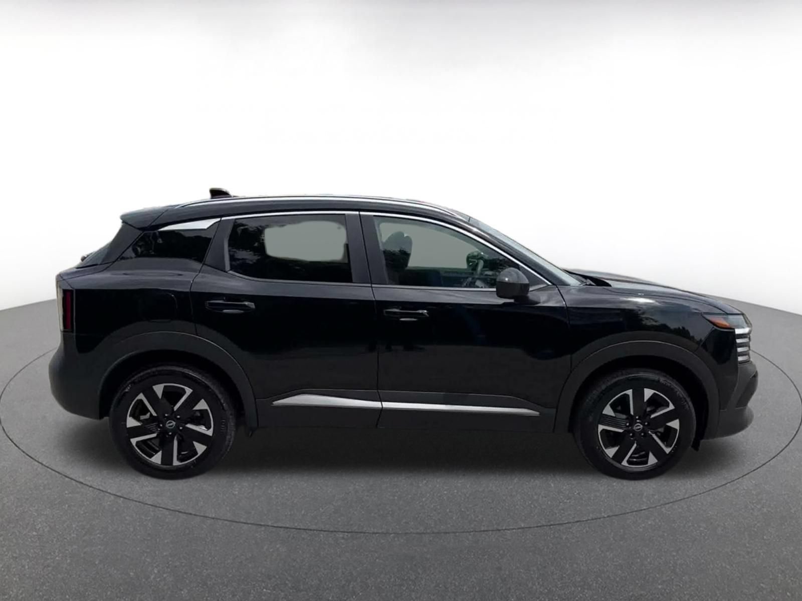 Used 2026 Nissan Kicks SV w/ Cold Weather Package AWD/4WD image 16