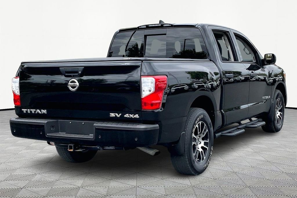 Used 2022 Nissan Titan SV w/ SV Convenience Package image 5