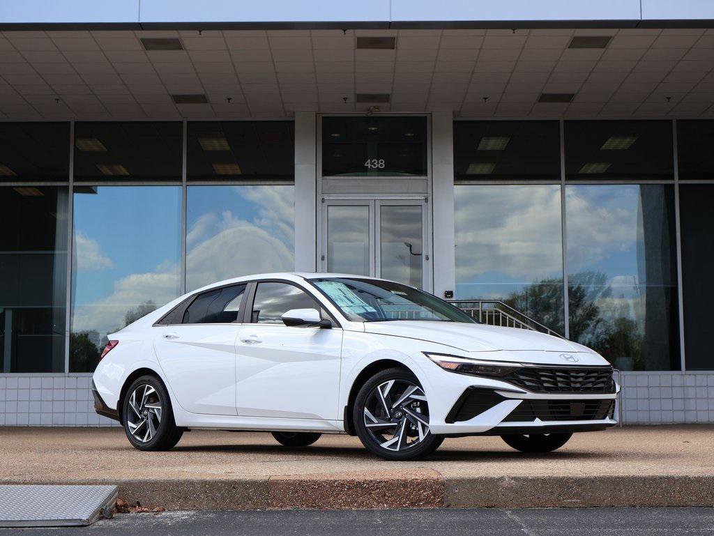 New 2025 Hyundai Elantra Limited