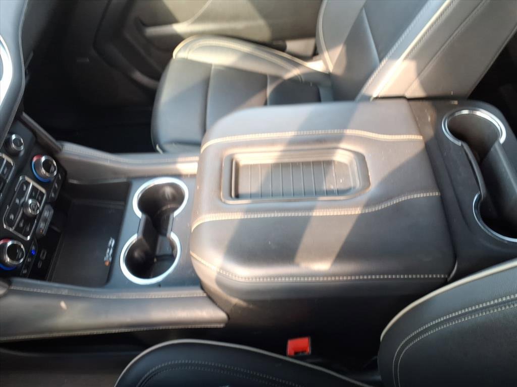 Used 2024 Chevrolet Suburban Premier image 13