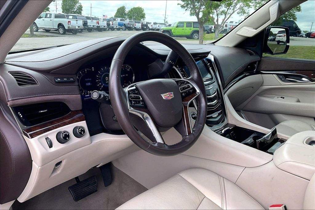 Used 2016 Cadillac Escalade Premium AWD/4WD image 12