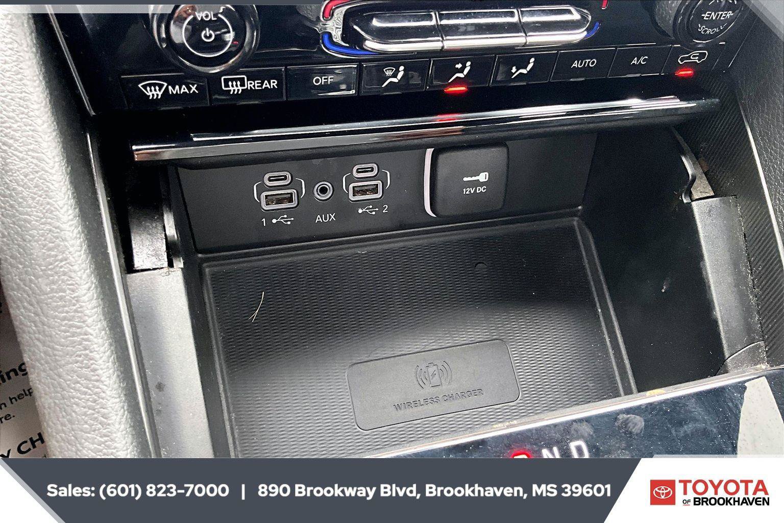 Used 2023 Jeep Grand Cherokee L Laredo AWD/4WD image 24