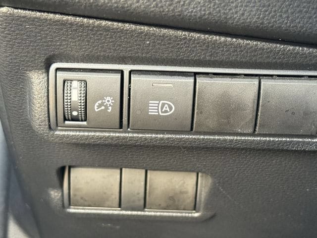 Used 2023 Toyota Corolla Cross LE AWD/4WD image 22