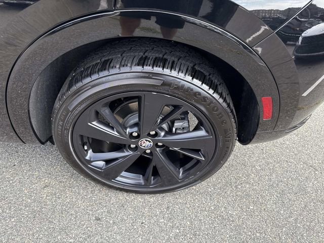 Used 2023 Buick Envision Essence w/ Sport Touring Package image 17