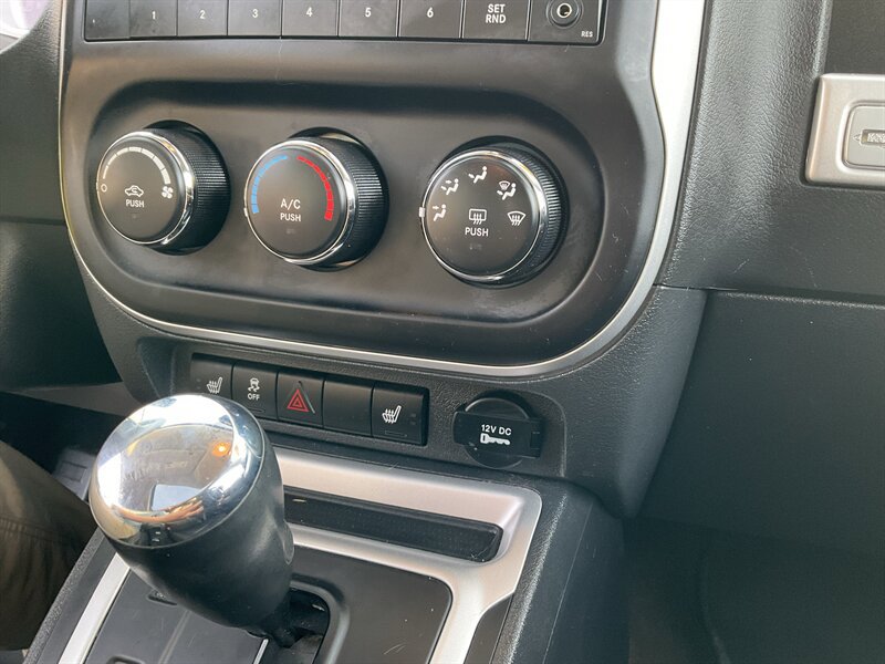 Used 2015 Jeep Compass High Altitude AWD/4WD image 31