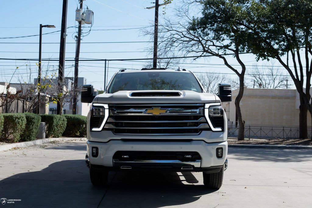 Used 2024 Chevrolet Silverado 3500 High Country w/ High Country Premium Package image 4