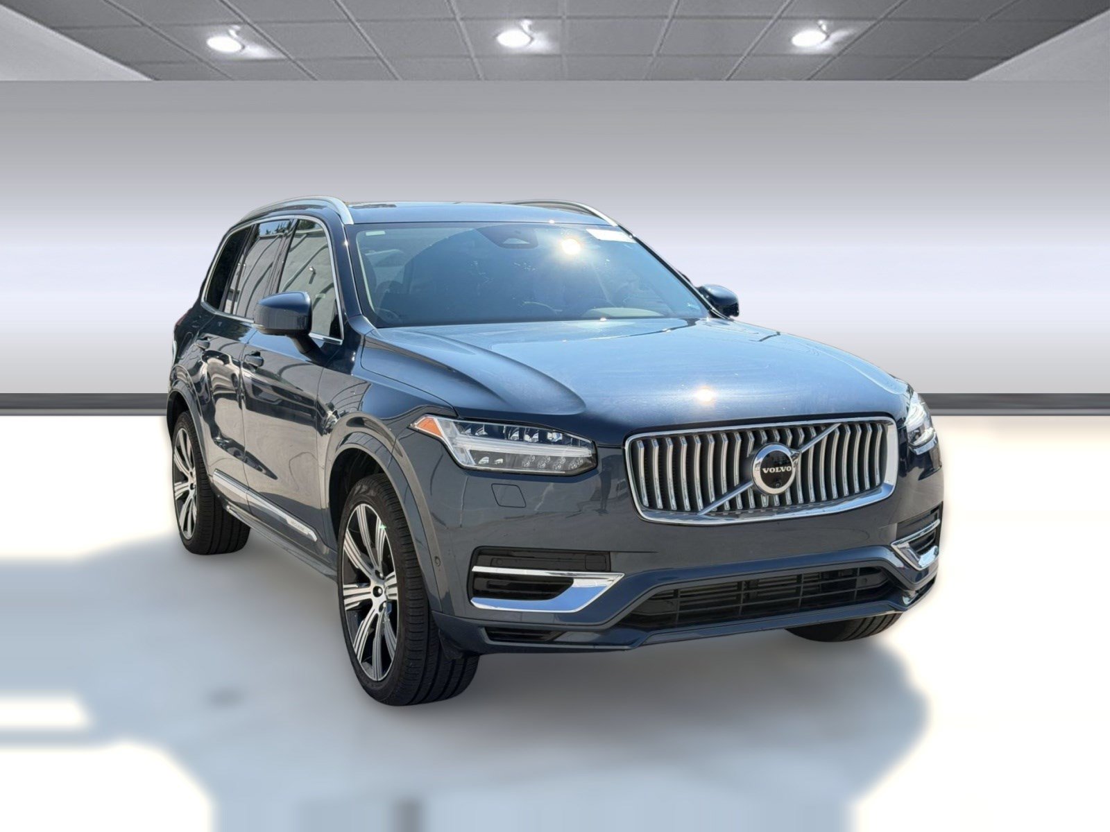 Used 2024 Volvo XC90 T8 Plus w/ Protection Package Premier AWD/4WD image 7