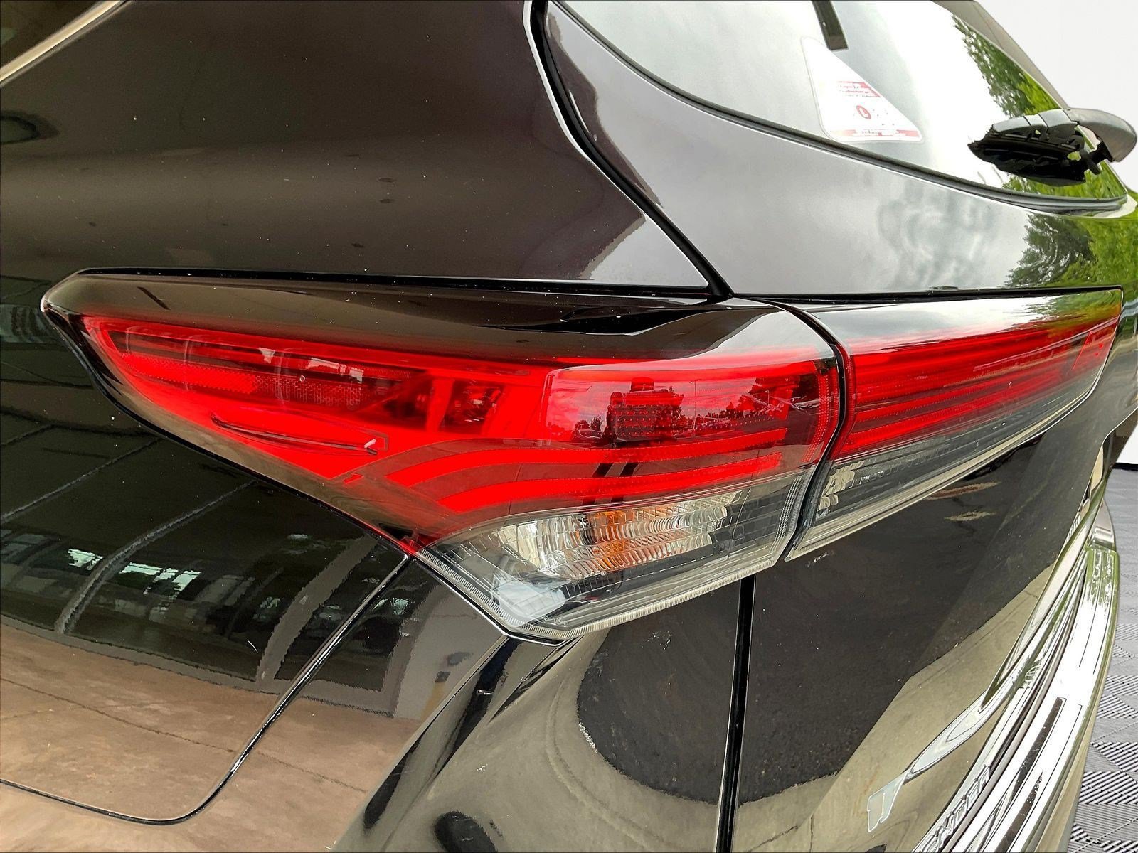 Used 2021 Toyota Highlander Platinum FWD image 23