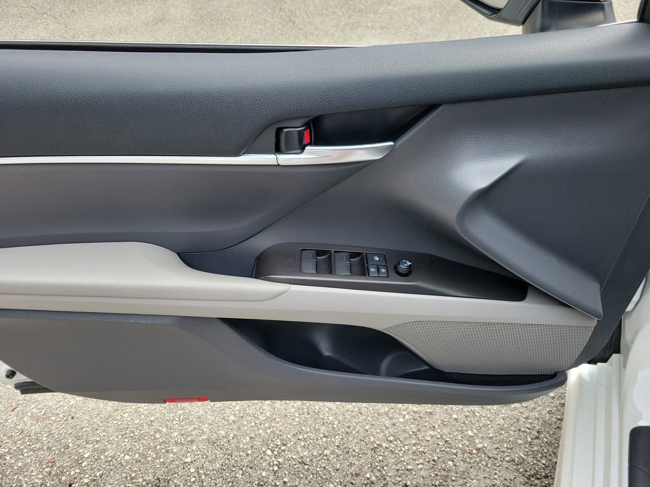 Used 2021 Toyota Camry SE image 13