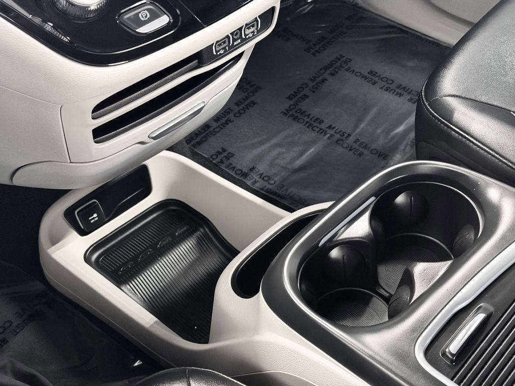 Used 2024 Chrysler Pacifica Touring-L image 20